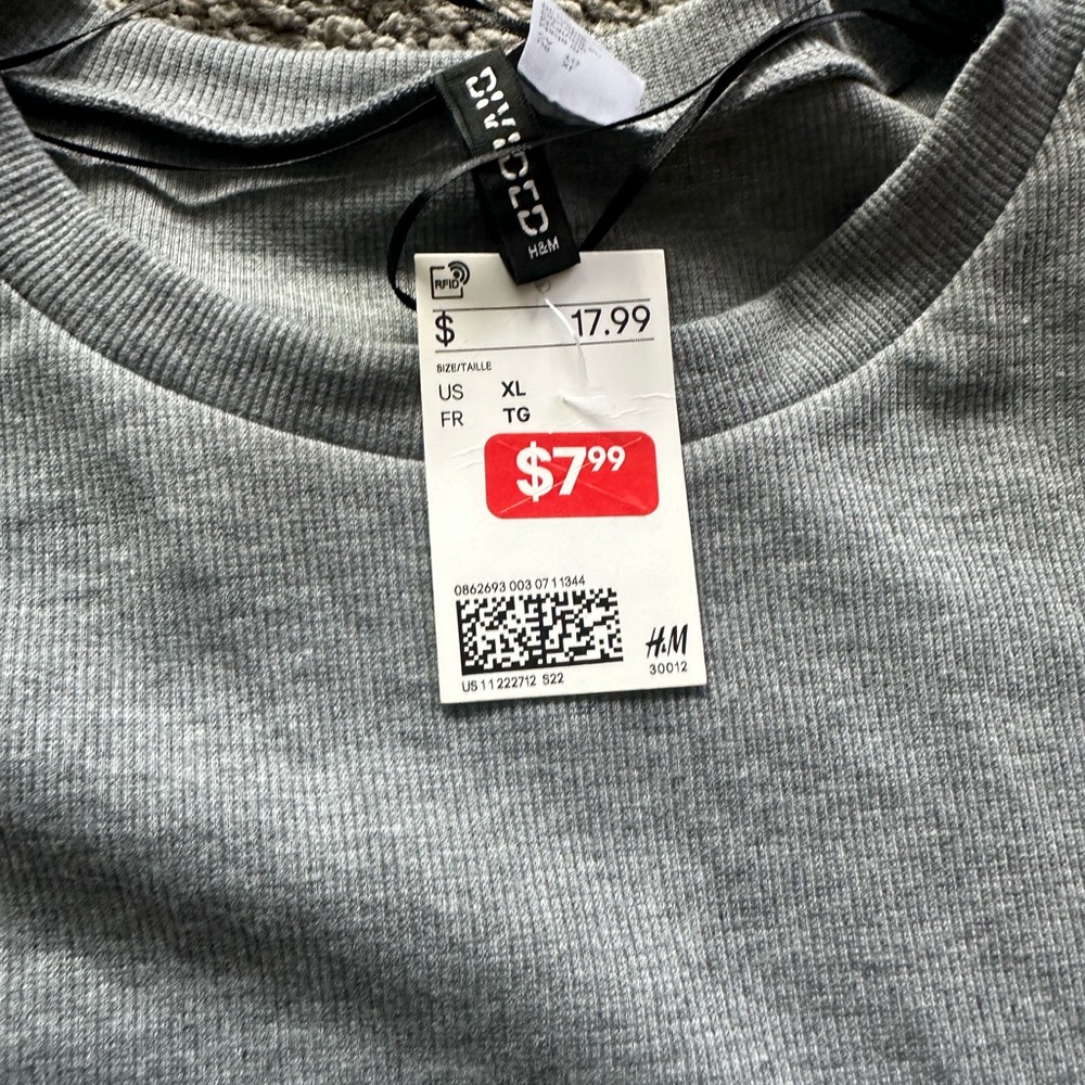 H&M Gray Ribbed Top - Picture 3 of 3